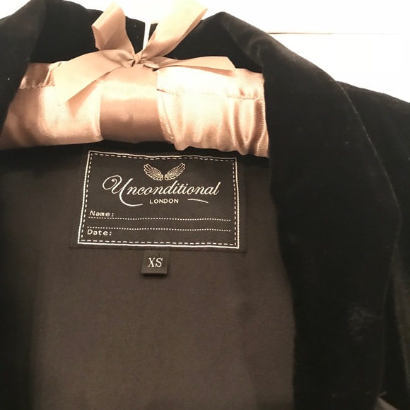 Unconditional Velvet blazer - Picture 3 of 3